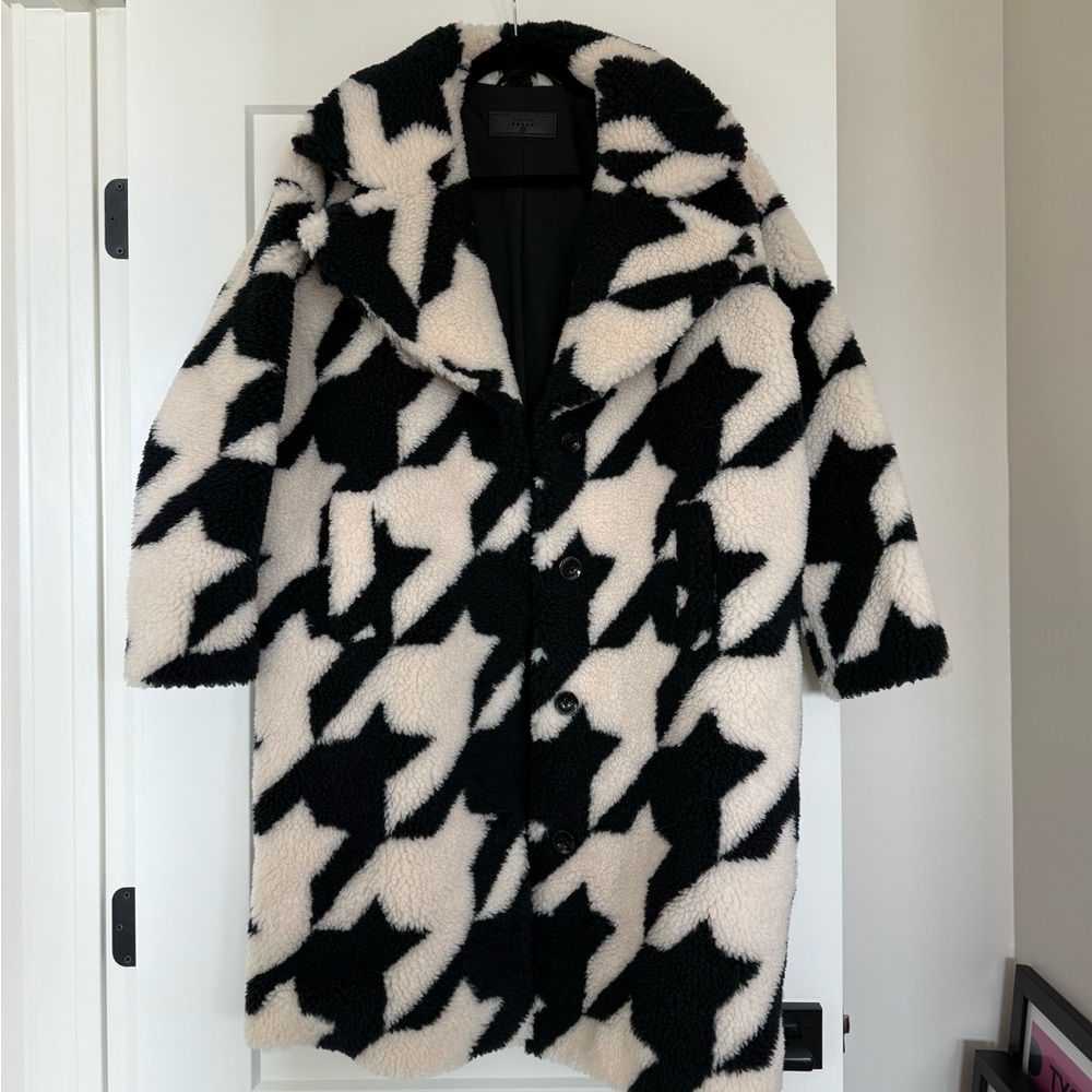 [BLANKNYC] Houndstooth Sherpa Coat